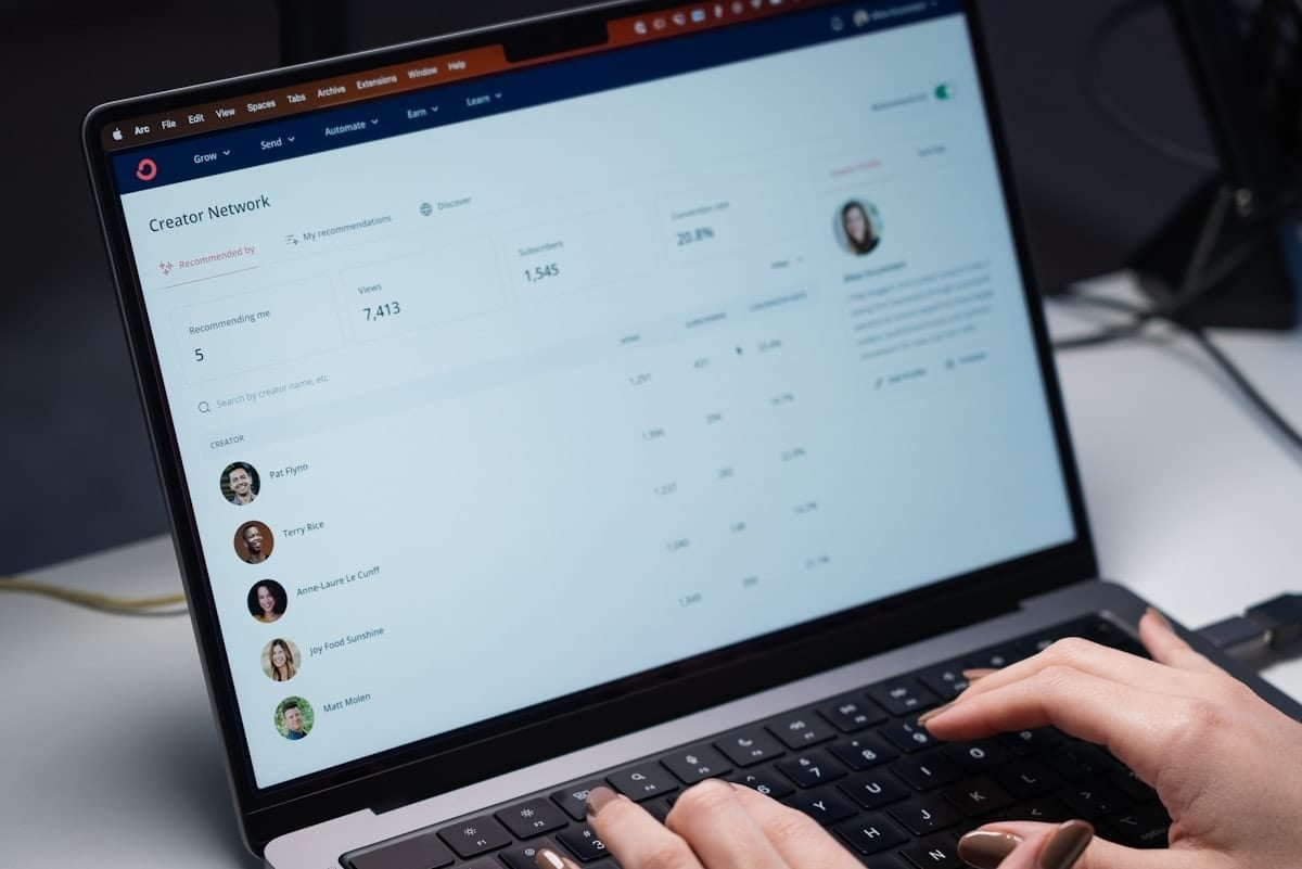 Launch a LinkedIn Newsletter That Builds Loyalty (2026 Guide)
